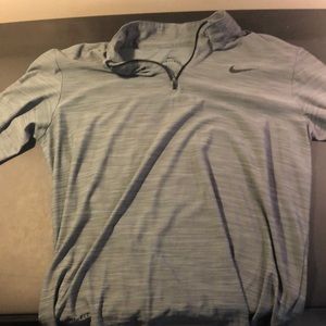 Nike dri fit quarter zip size medium